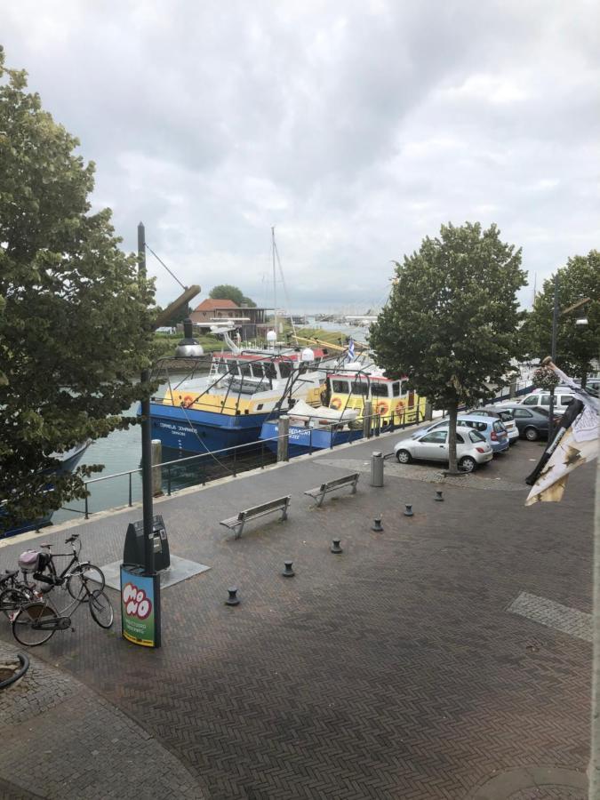ホテル Huys Aan De Haven ジーリクゼー エクステリア 写真